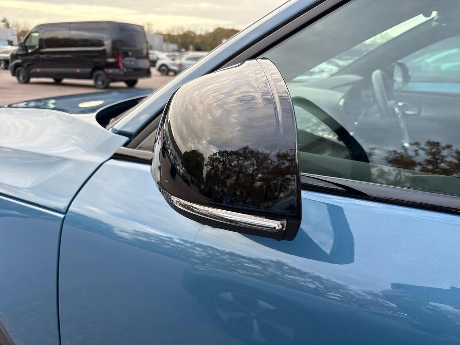 Used Volvo XC40 2024 for sale - 76490539: Photo 38