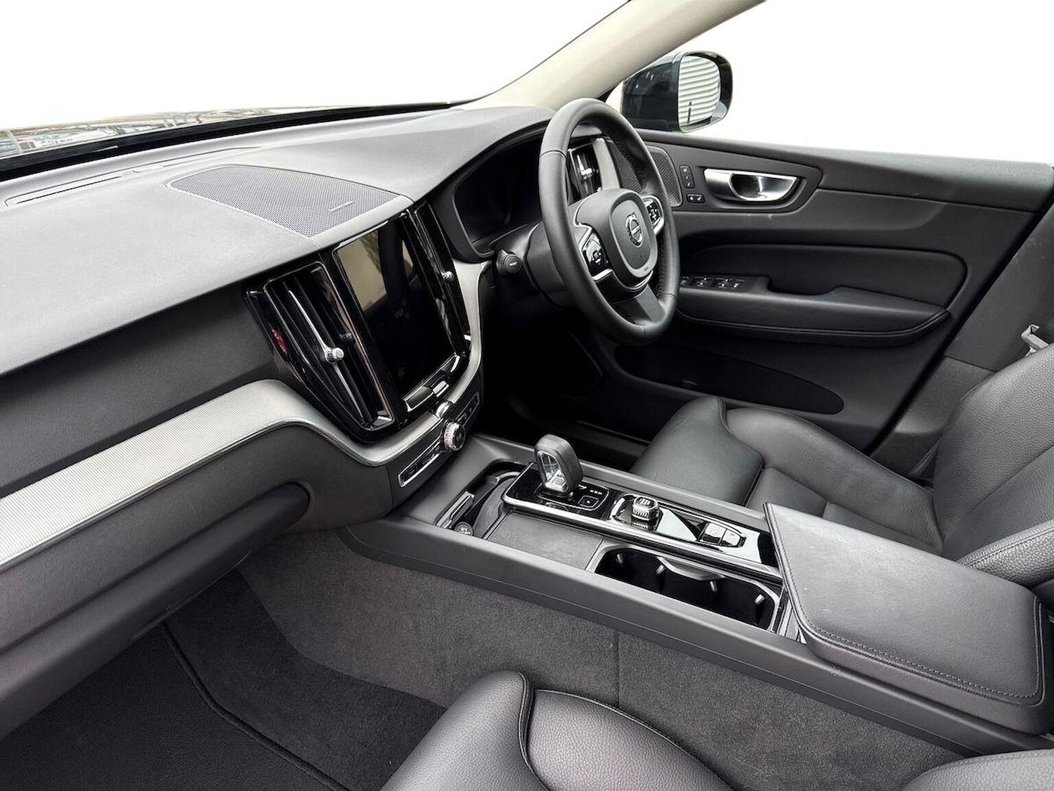 Used Volvo XC60 2024 for sale - 78210196: Photo 9