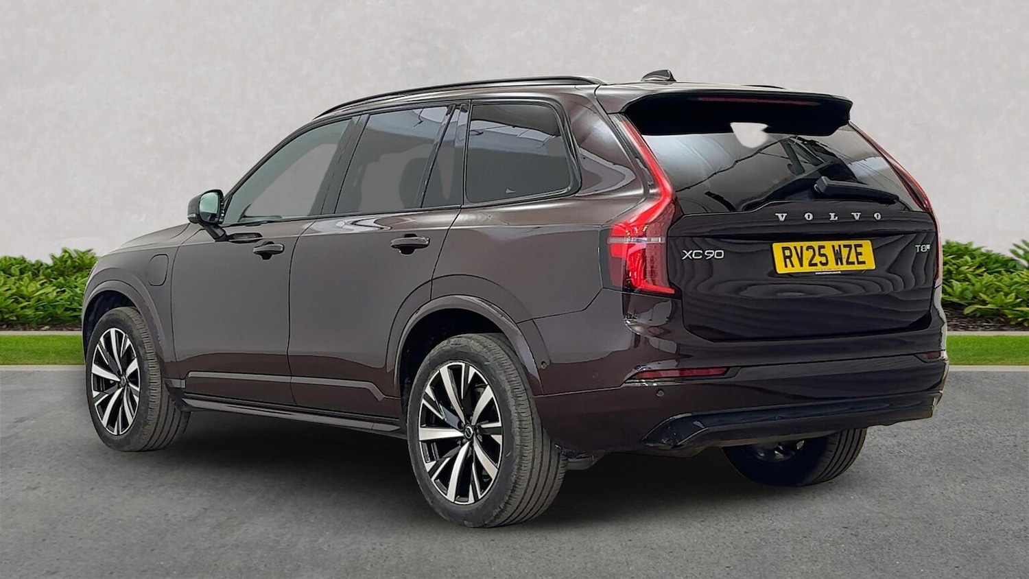 Used Volvo XC90 2025 for sale - 76565470: Photo 2