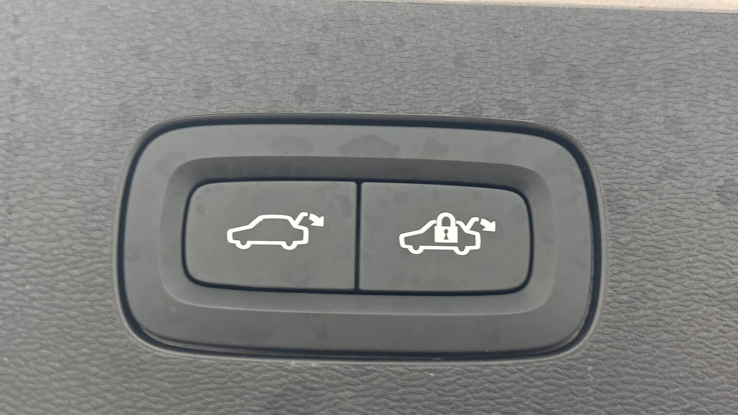 Used Volvo V60 2025 for sale - 77888666: Photo 35