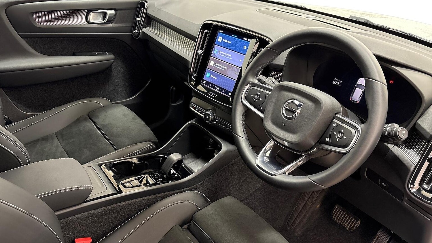 Used Volvo XC40 2025 for sale - 76464664: Photo 9