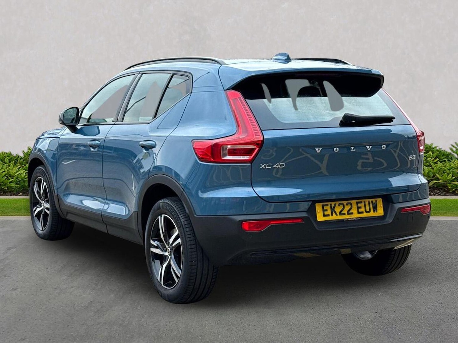 Used Volvo XC40 2022 for sale - 77056919: Photo 2
