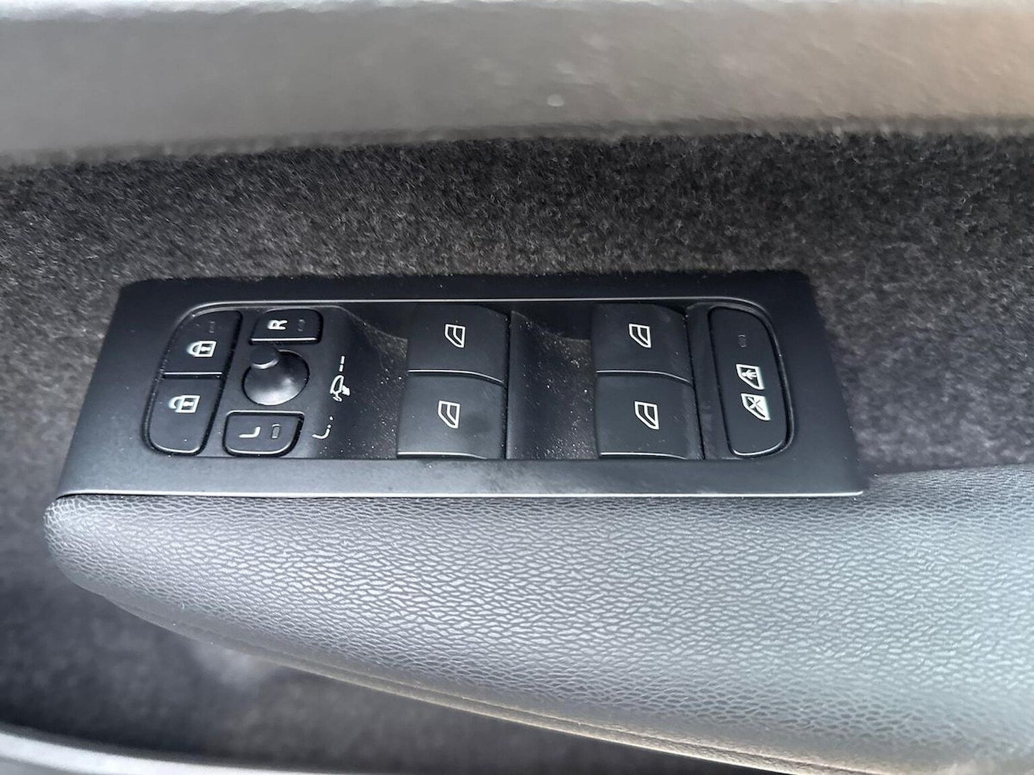 Used Volvo XC40 2022 for sale - 77056919: Photo 23