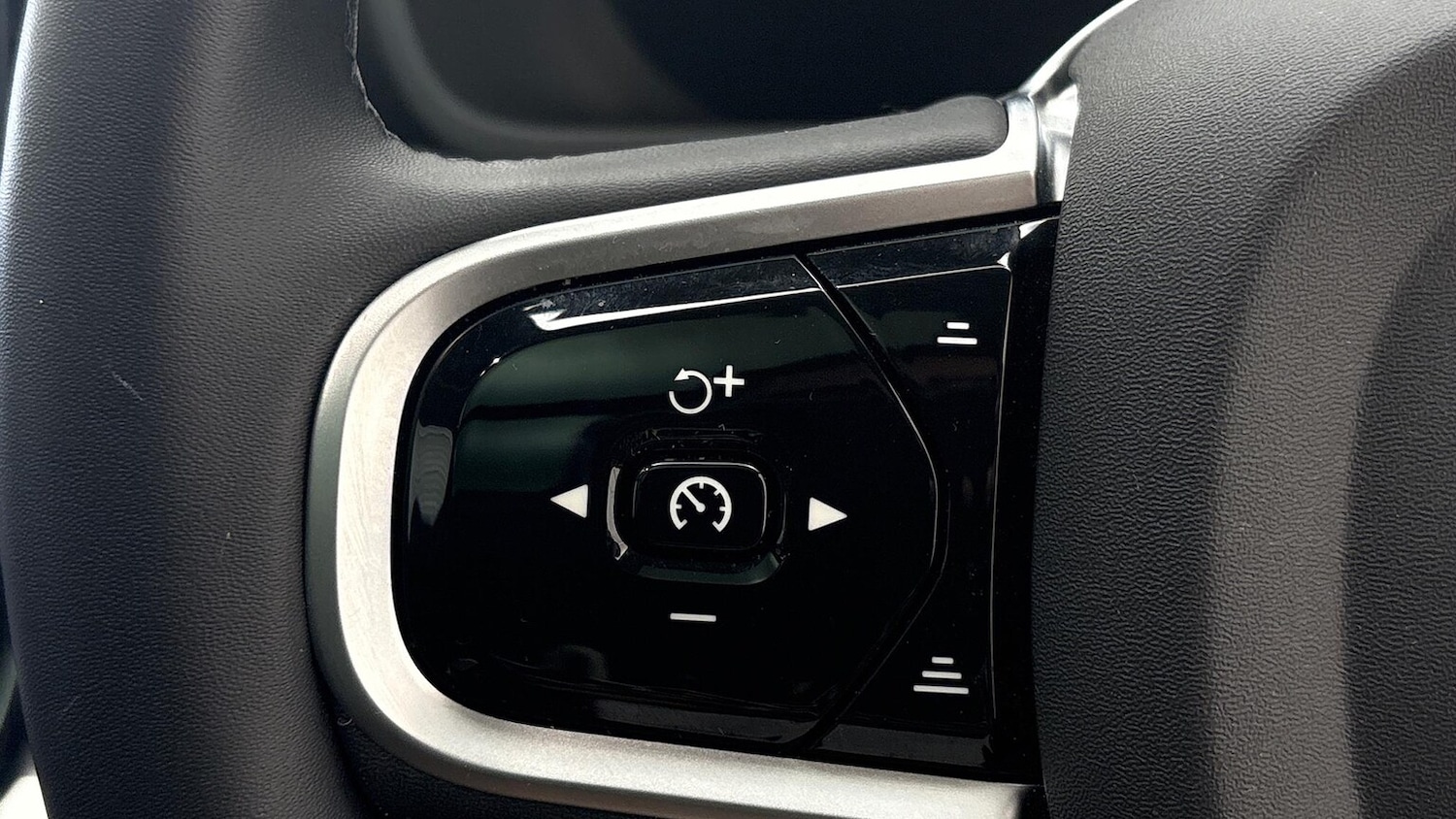 Used Volvo XC90 2025 for sale - 76464626: Photo 32