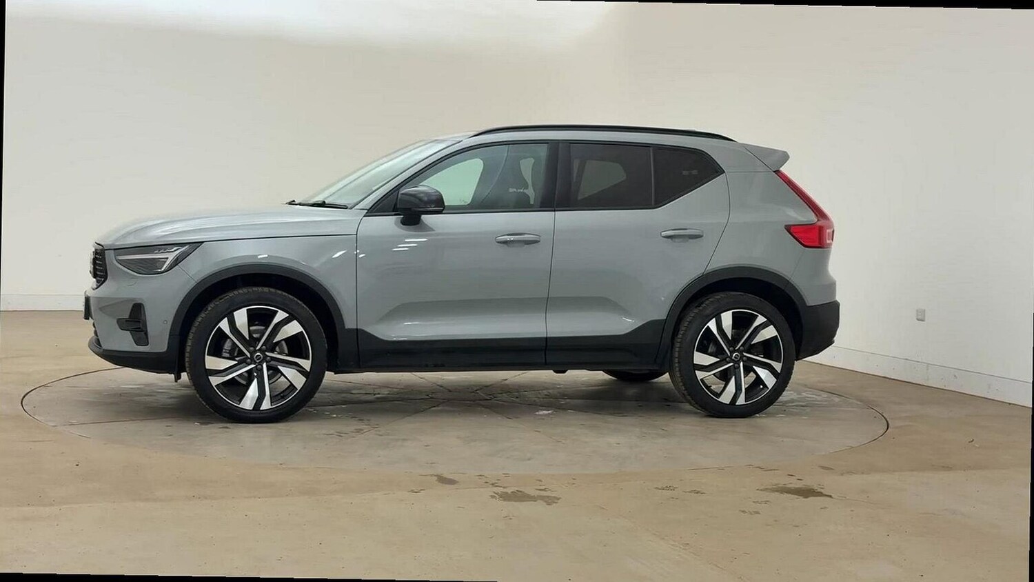 Used Volvo XC40 2024 for sale - 76471085: Photo 10