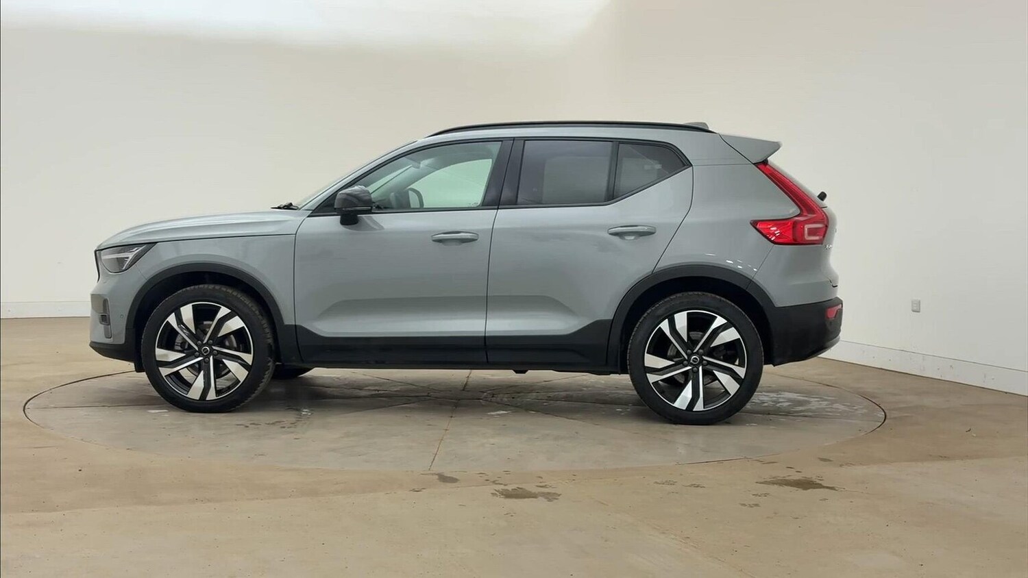 Used Volvo XC40 2024 for sale - 76471085: Photo 15