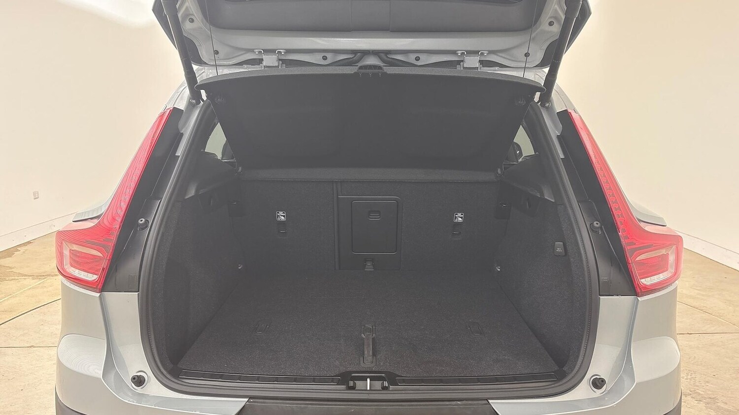 Used Volvo XC40 2024 for sale - 76471085: Photo 19