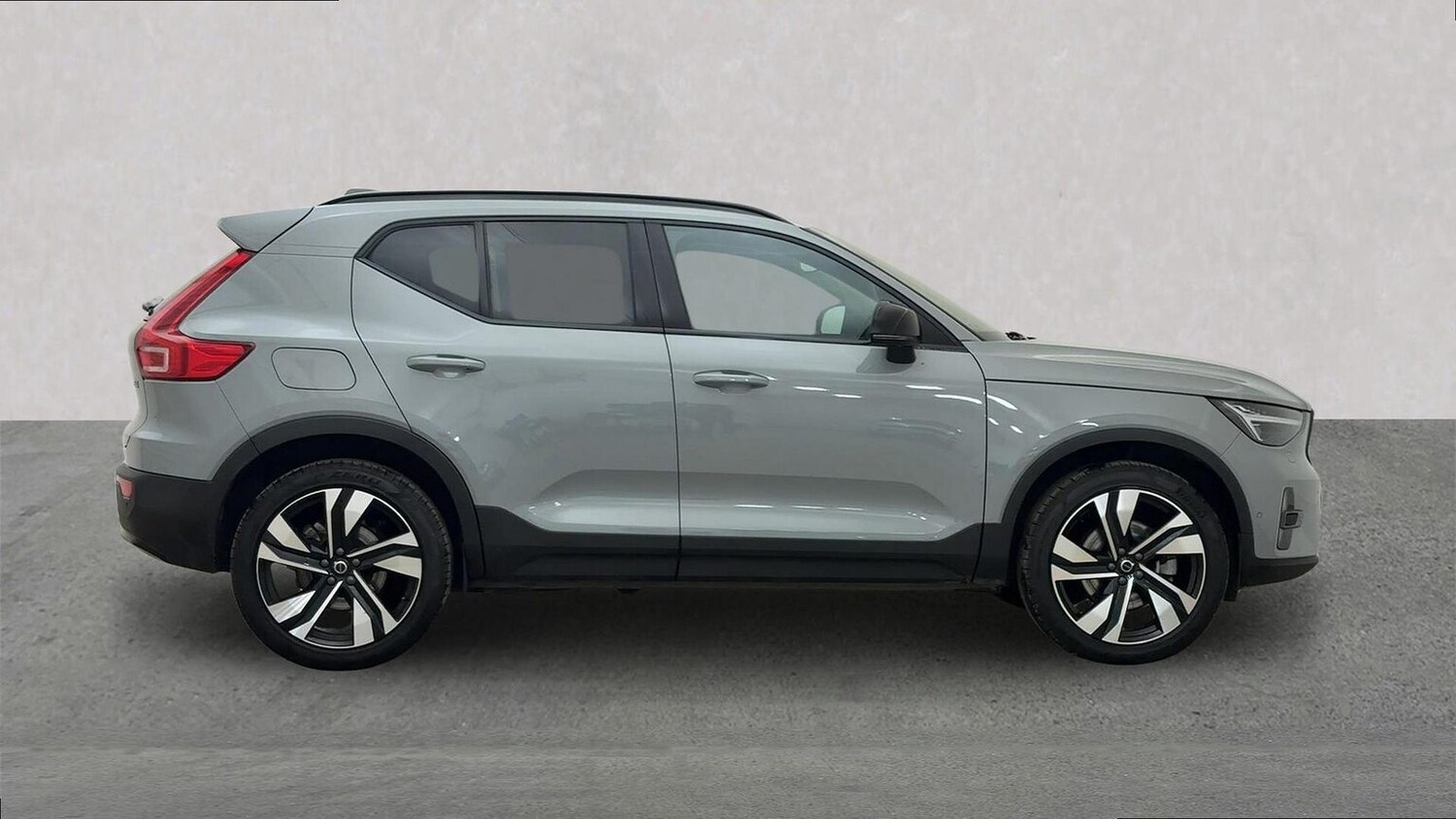 Used Volvo XC40 2024 for sale - 76471085: Photo 9