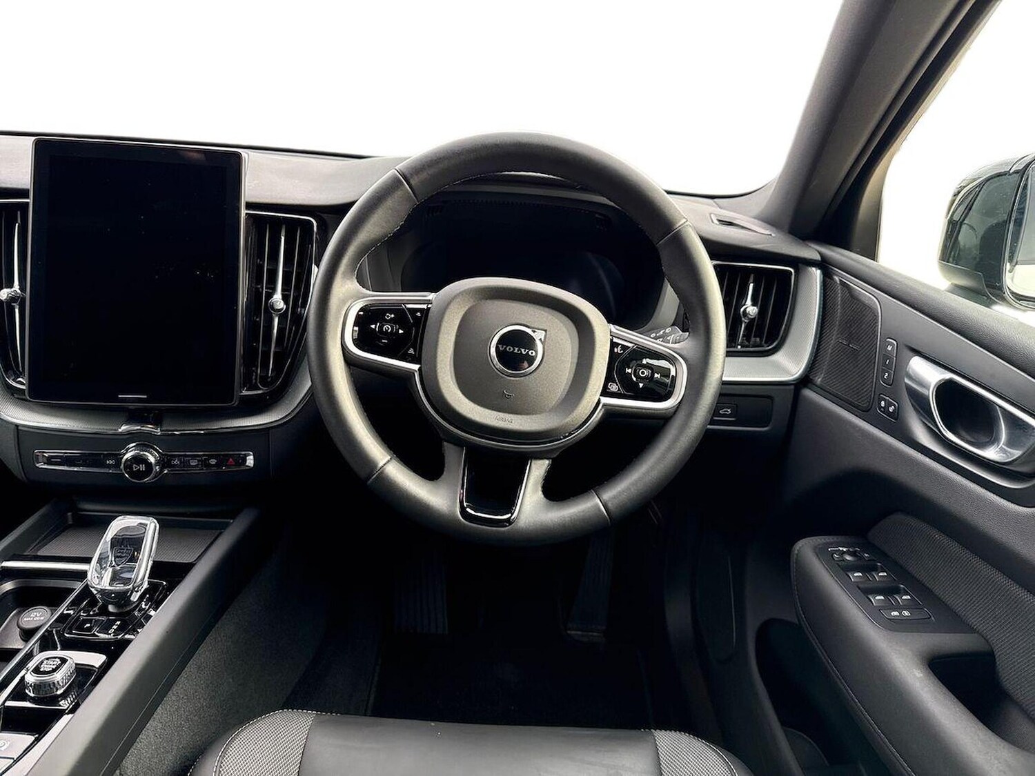 Used Volvo XC60 2025 for sale - 78193921: Photo 11