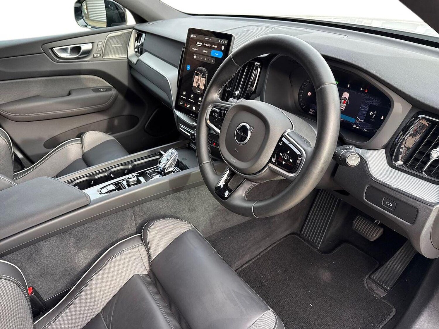 Used Volvo XC60 2025 for sale - 78193921: Photo 17