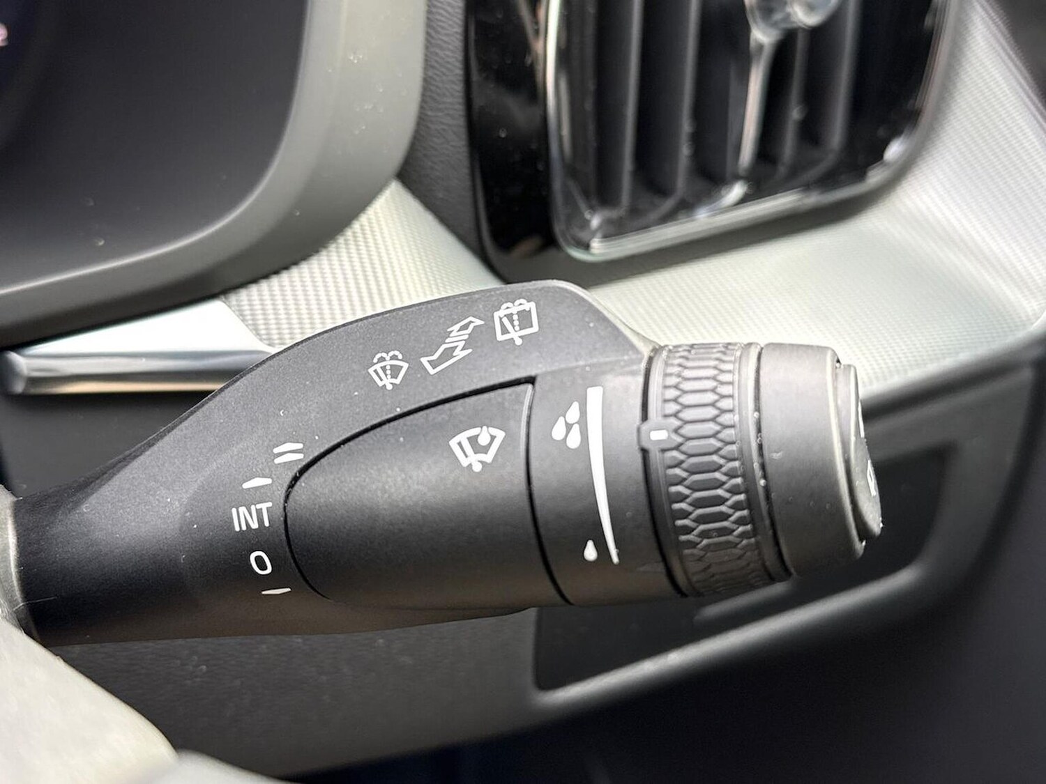 Used Volvo XC60 2025 for sale - 78193921: Photo 30