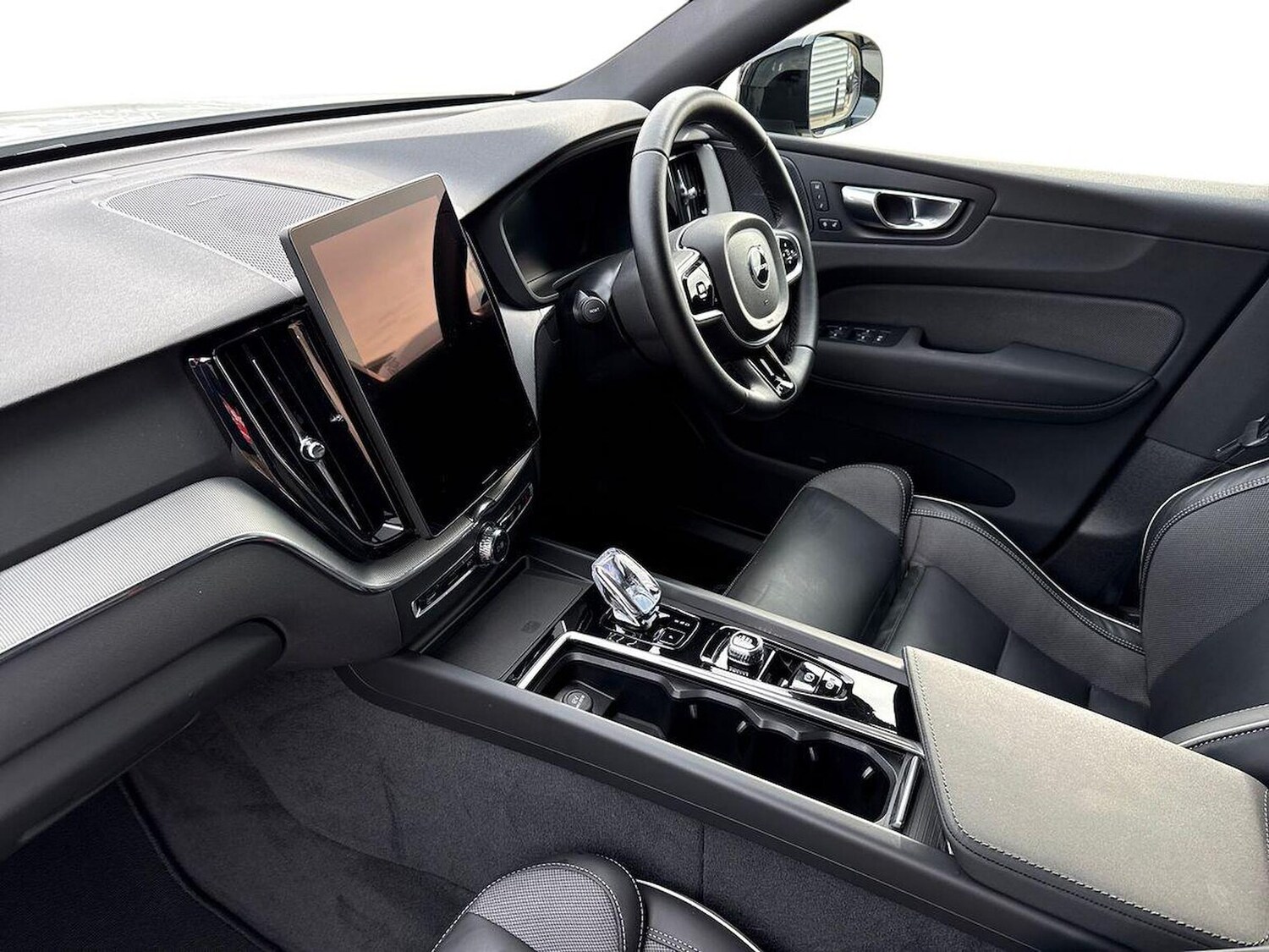 Used Volvo XC60 2025 for sale - 78193921: Photo 9