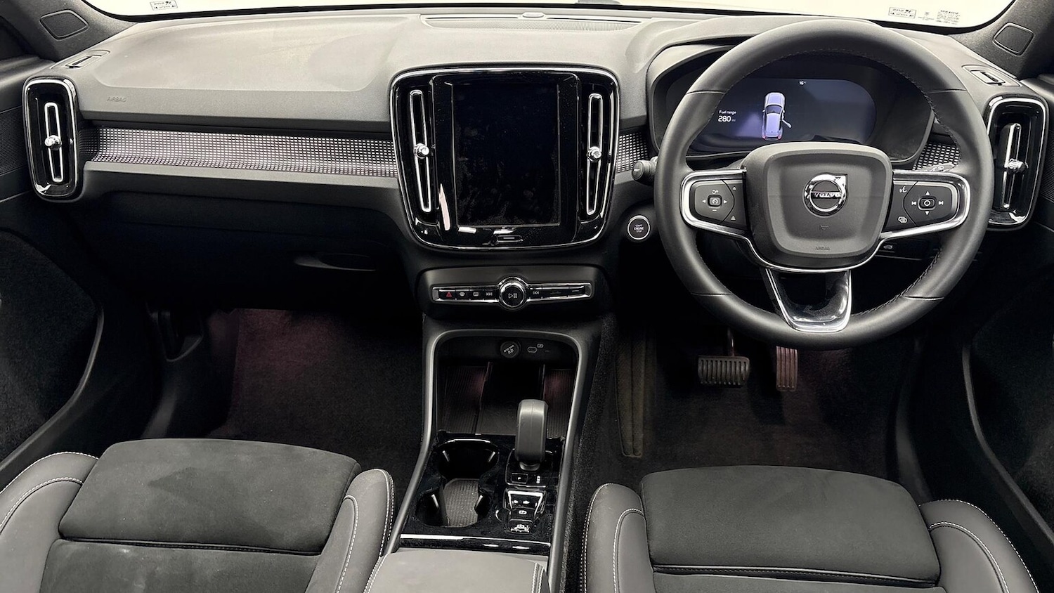 Used Volvo XC40 2025 for sale - 76471082: Photo 10