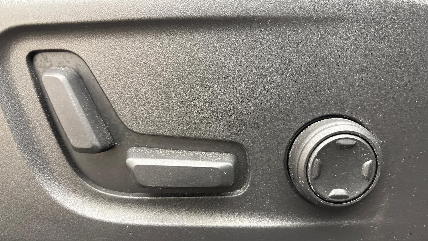 Used Volvo XC40 2025 for sale - 76471082: Photo 25