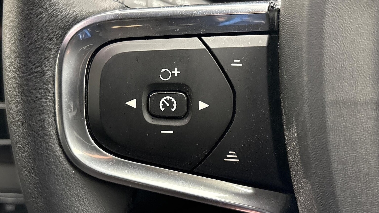 Used Volvo XC40 2025 for sale - 76471082: Photo 29