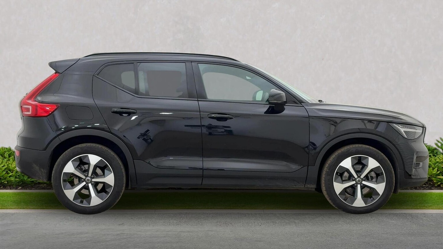 Used Volvo XC40 2025 for sale - 76471082: Photo 3