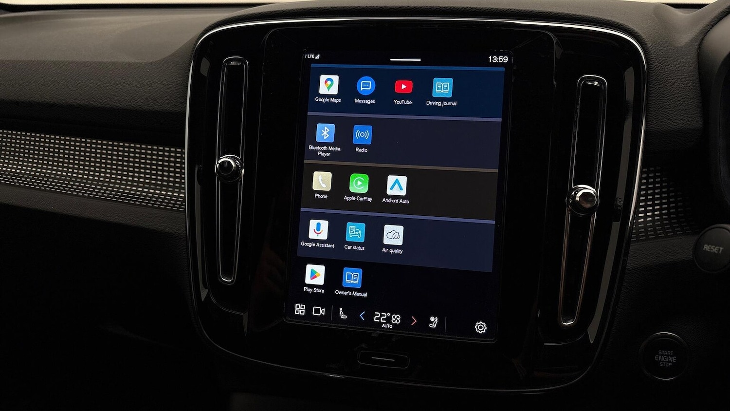 Used Volvo XC40 2025 for sale - 76471082: Photo 32