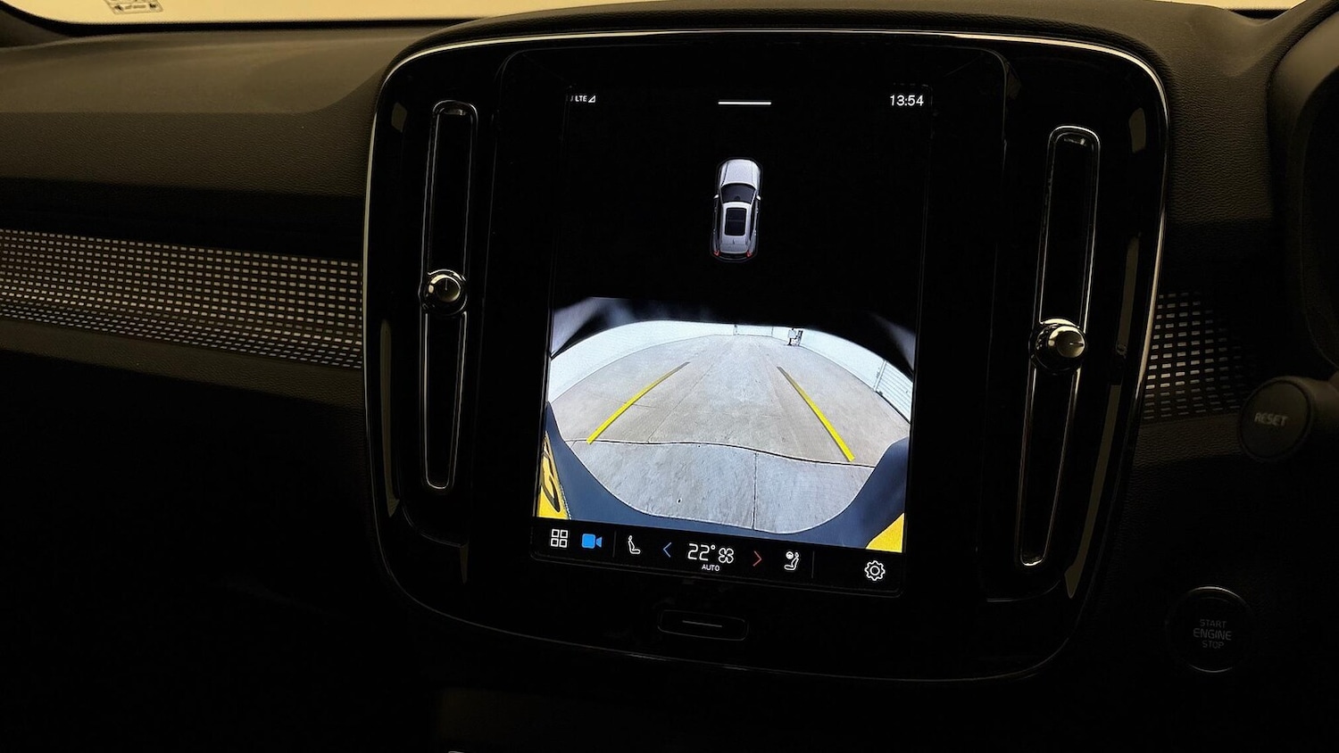 Used Volvo XC40 2025 for sale - 76471082: Photo 38