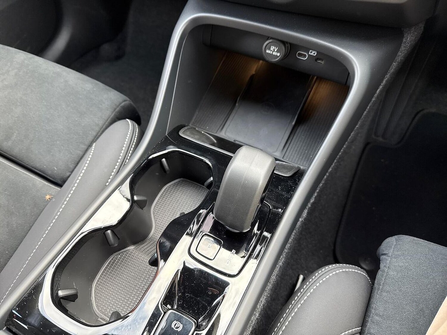 Used Volvo XC40 2025 for sale - 77487424: Photo 13