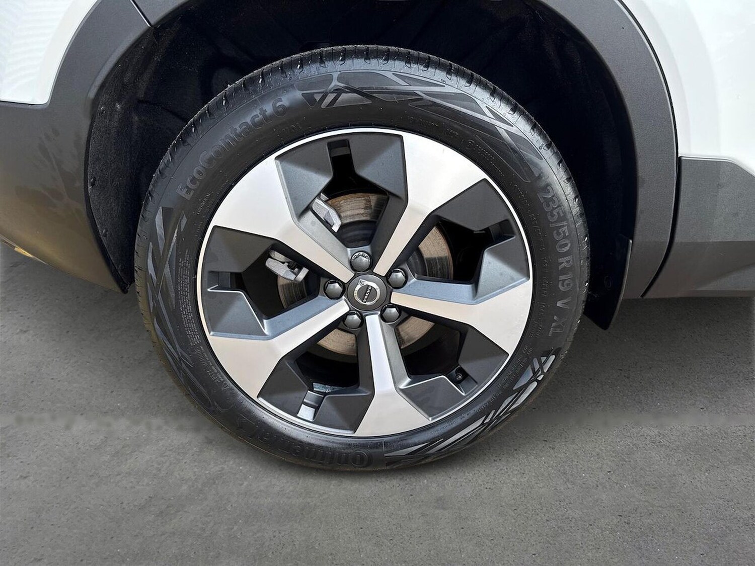 Used Volvo XC40 2025 for sale - 77487424: Photo 6