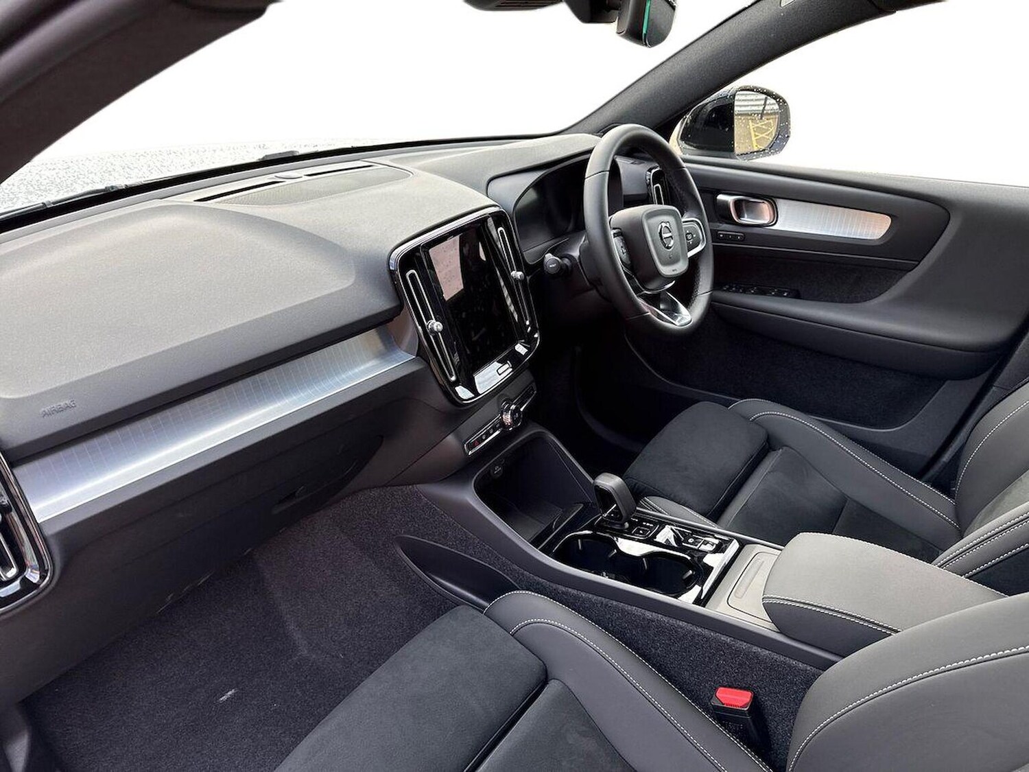 Used Volvo XC40 2025 for sale - 77487424: Photo 7