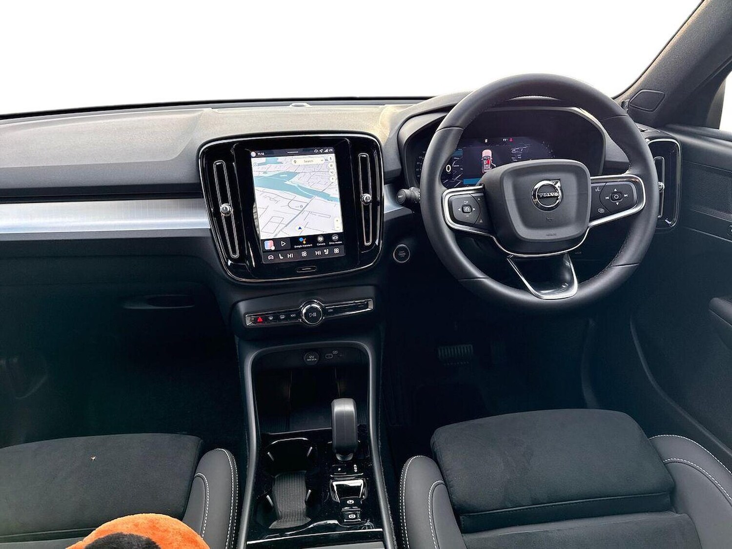 Used Volvo XC40 2025 for sale - 77487424: Photo 8