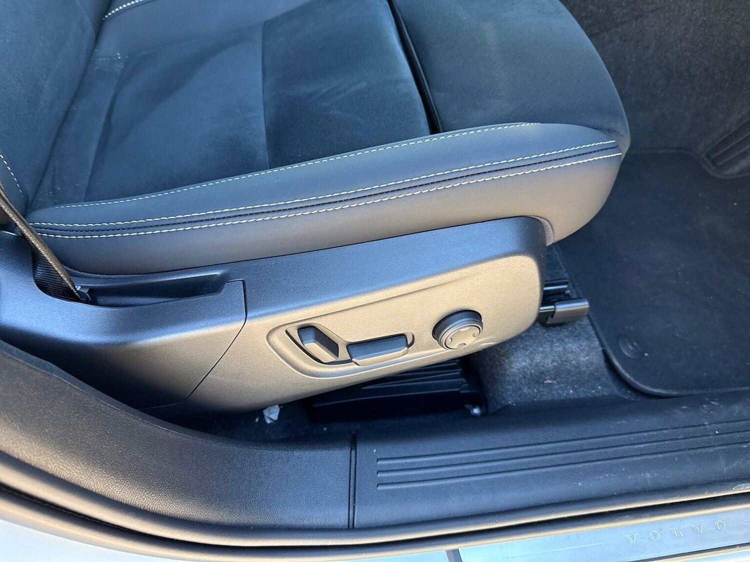 Used Volvo XC40 2025 for sale - 78192693: Photo 32