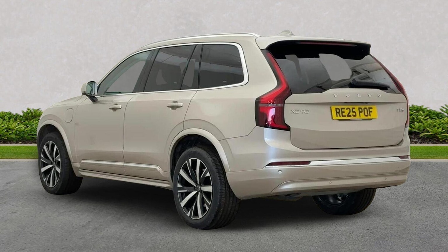Used Volvo XC90 2025 for sale - 77077302: Photo 2