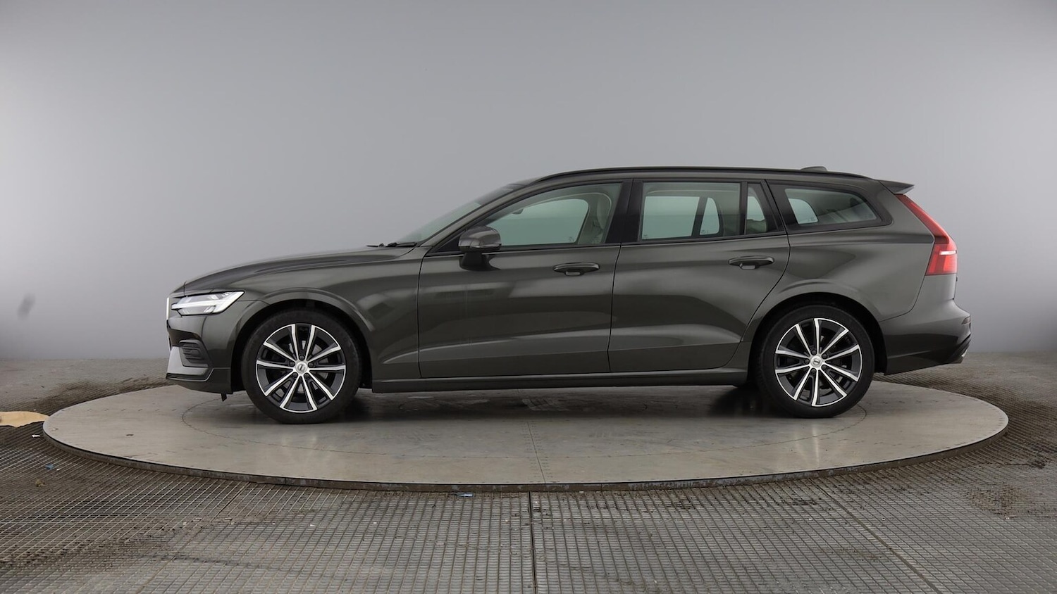 Used Volvo V60 2021 for sale - 76093617: Photo 17