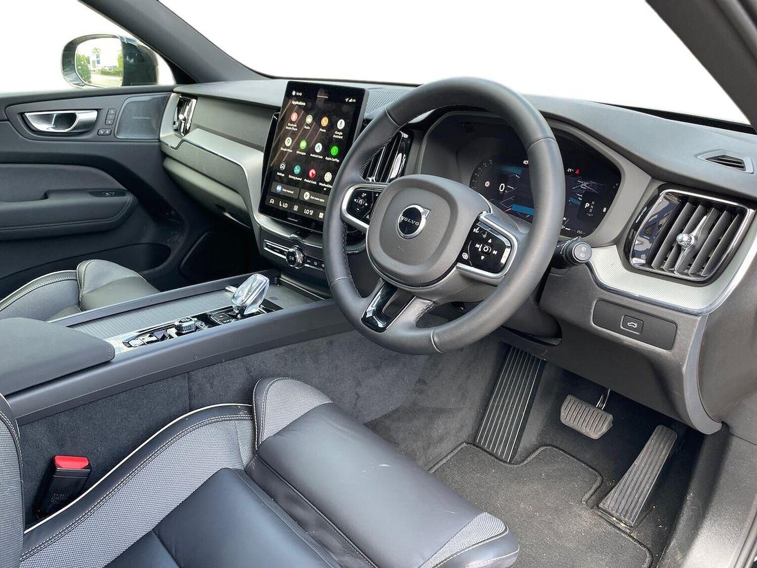 Used Volvo XC60 2025 for sale - 75982224: Photo 15