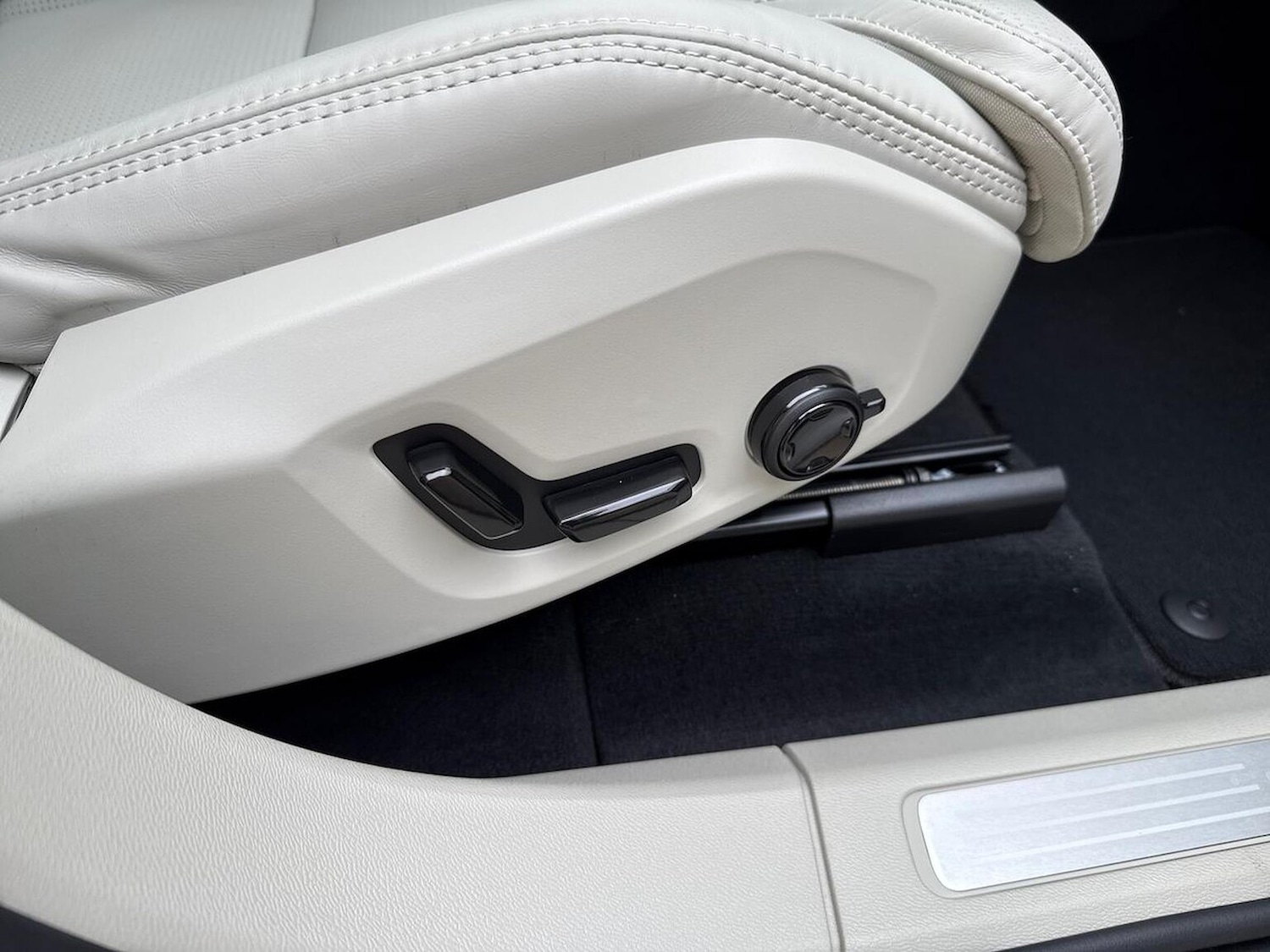 Used Volvo XC60 2025 for sale - 77516473: Photo 30