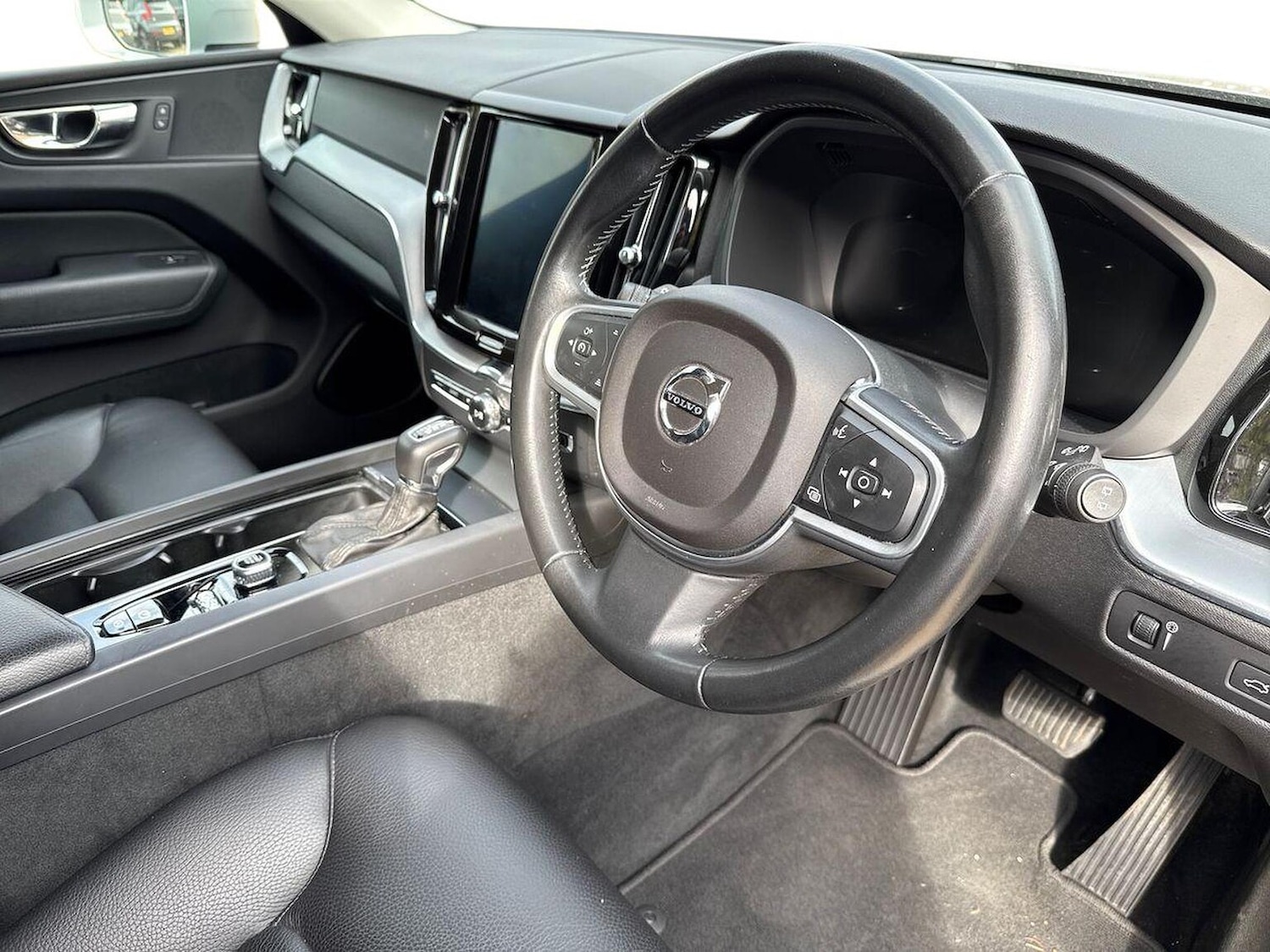 Used Volvo XC60 2018 for sale - 76149445: Photo 15