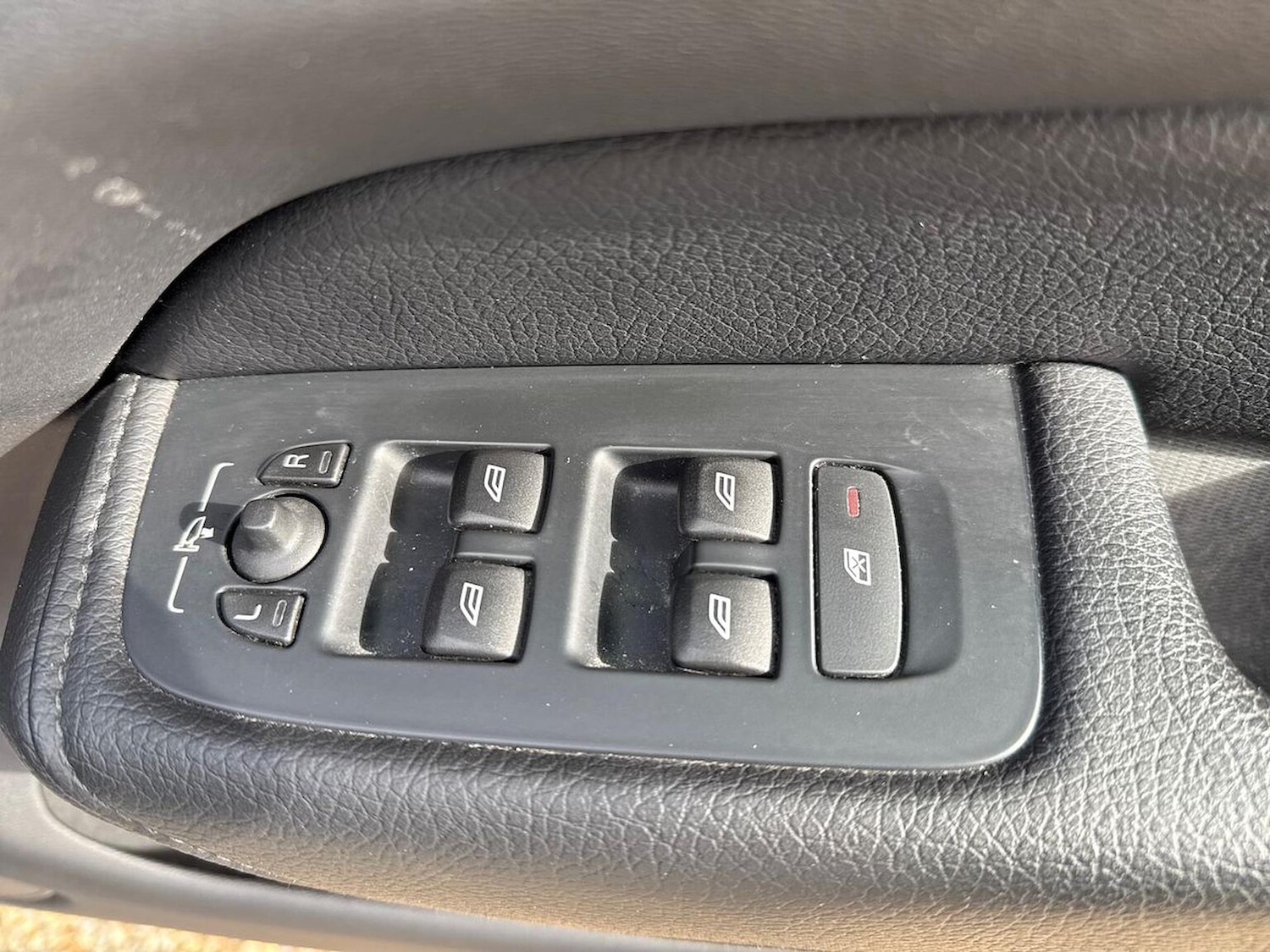 Used Volvo XC60 2018 for sale - 76149445: Photo 21