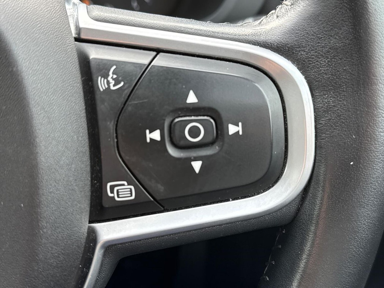 Used Volvo XC60 2018 for sale - 76149445: Photo 26