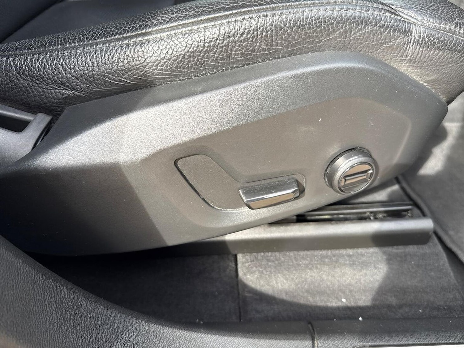 Used Volvo XC60 2018 for sale - 76149445: Photo 30