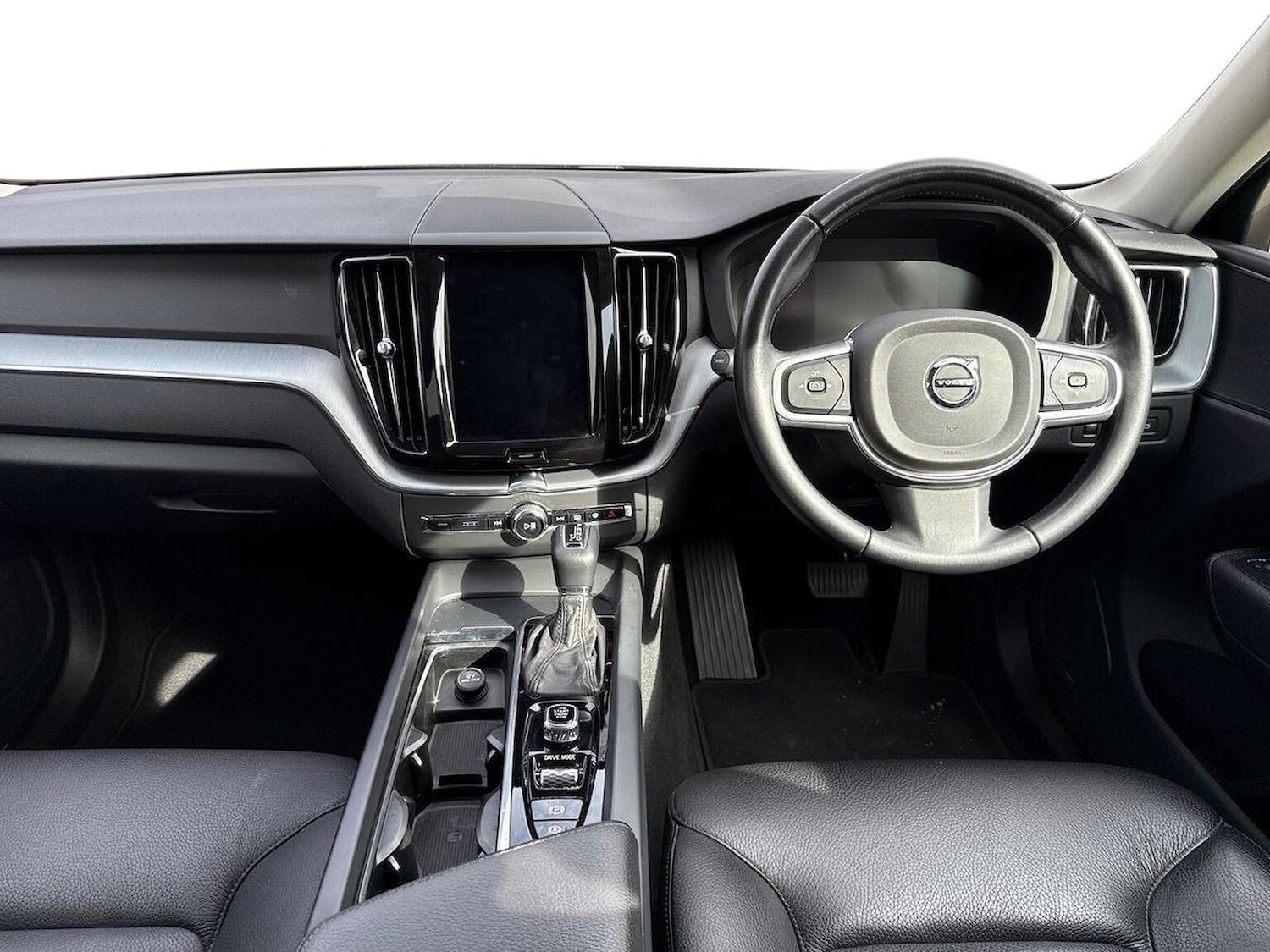 Used Volvo XC60 2018 for sale - 76149445: Photo 8