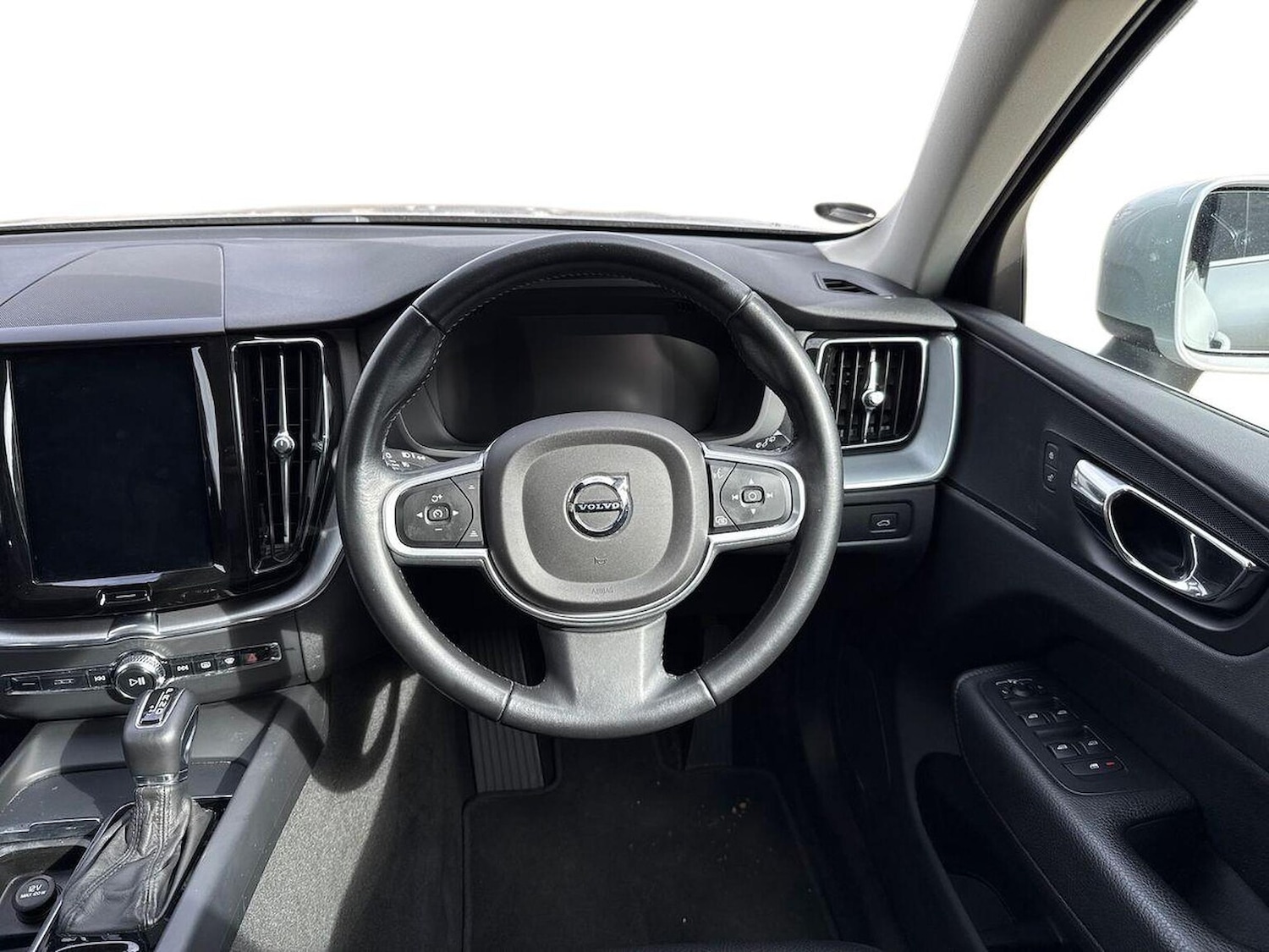 Used Volvo XC60 2018 for sale - 76149445: Photo 9