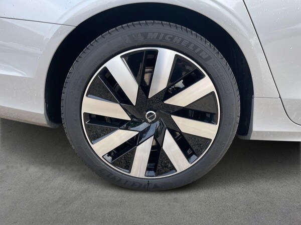 Used Volvo V90 2025 for sale - 75497807: Photo 6