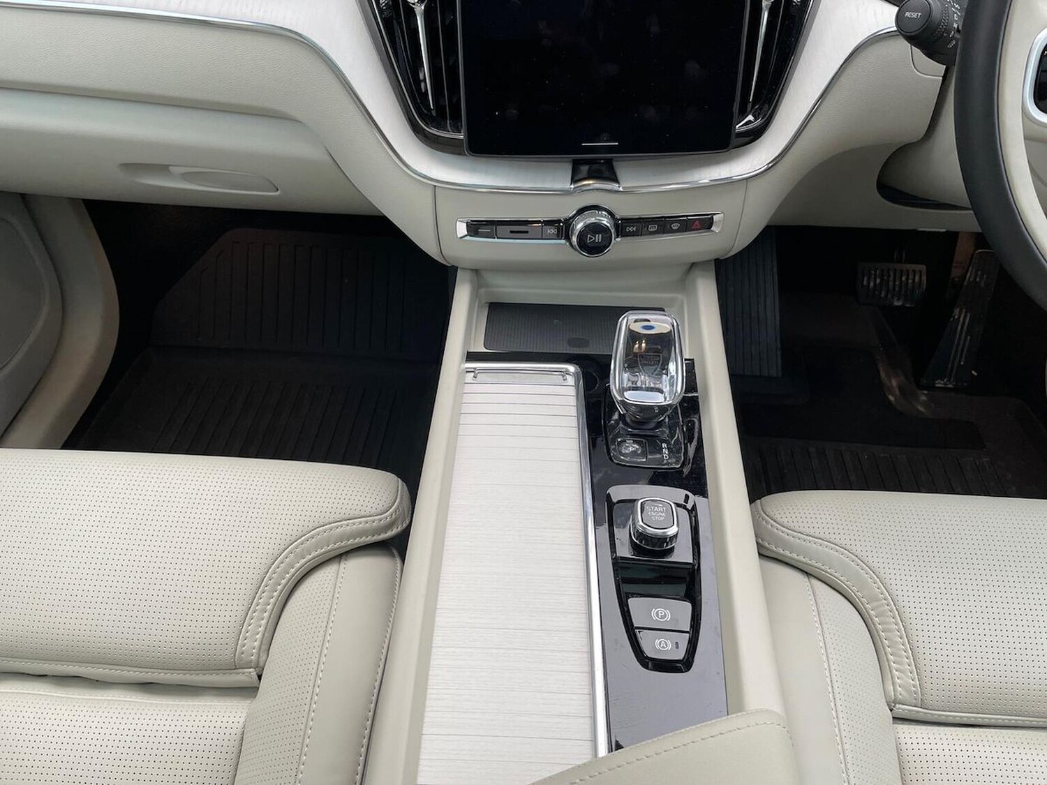 Used Volvo XC60 2025 for sale - 77759369: Photo 13