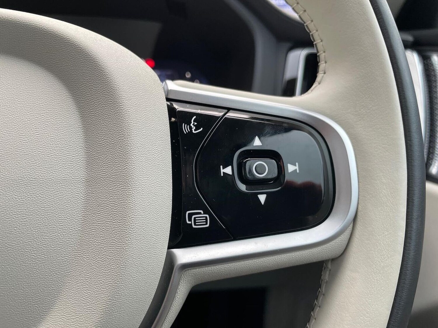 Used Volvo XC60 2025 for sale - 77759369: Photo 27