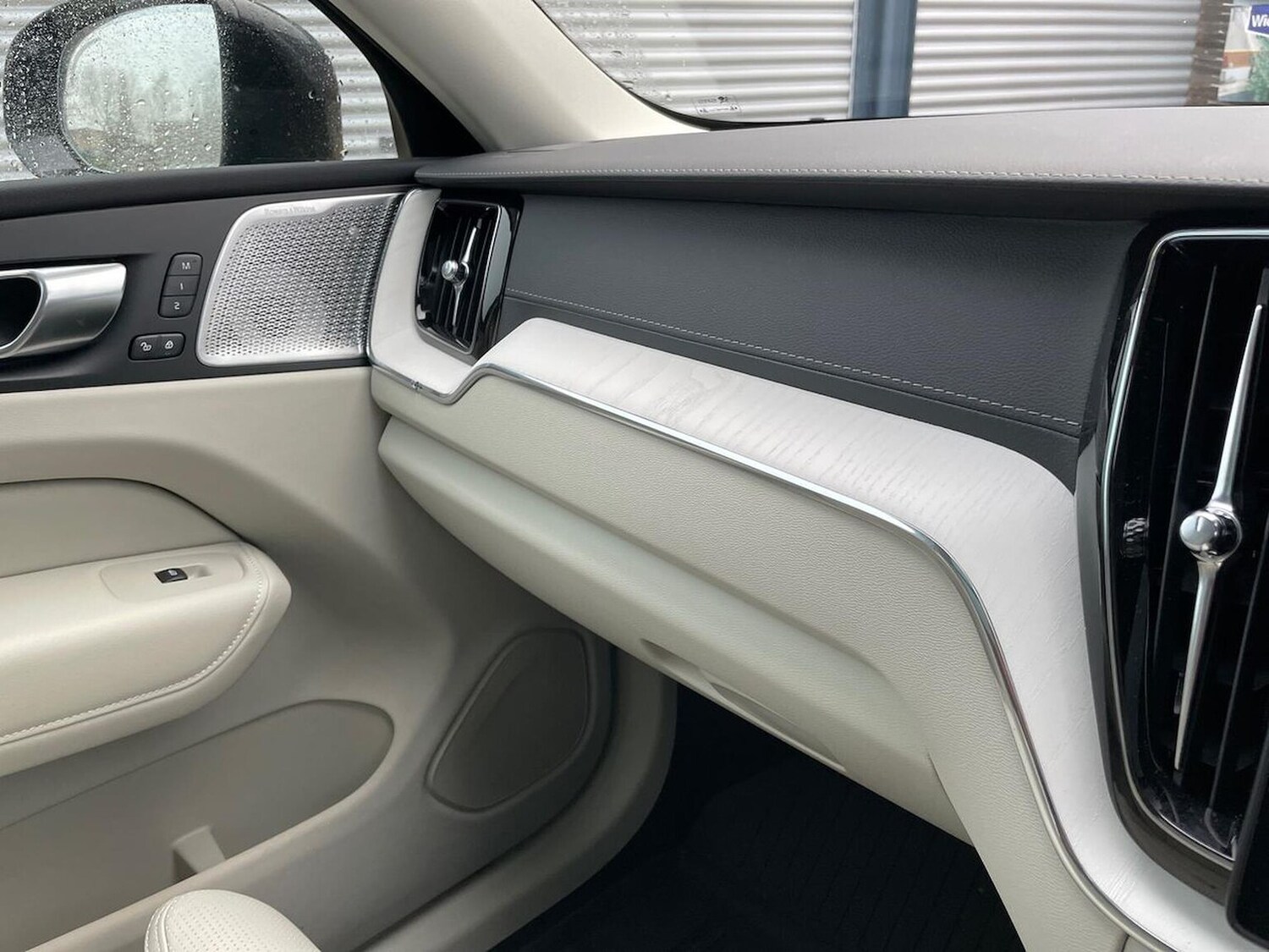 Used Volvo XC60 2025 for sale - 77759369: Photo 34