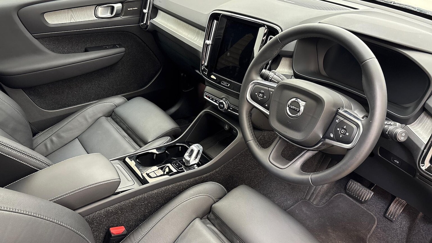 Used Volvo XC40 2025 for sale - 76450605: Photo 10