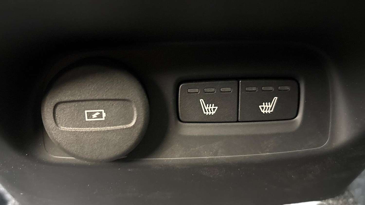 Used Volvo XC40 2025 for sale - 76450605: Photo 18