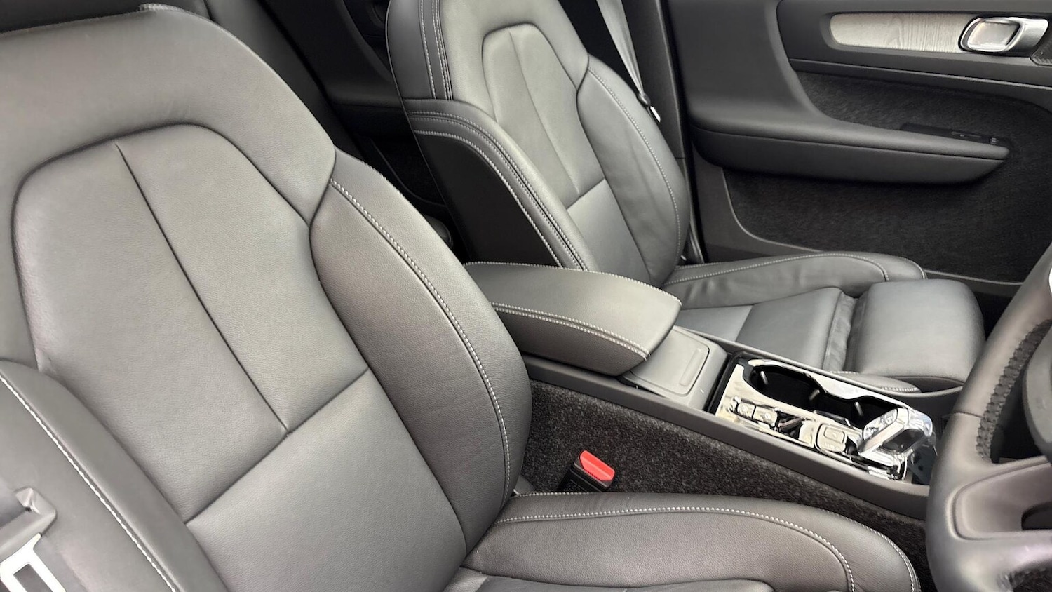 Used Volvo XC40 2025 for sale - 76450605: Photo 29