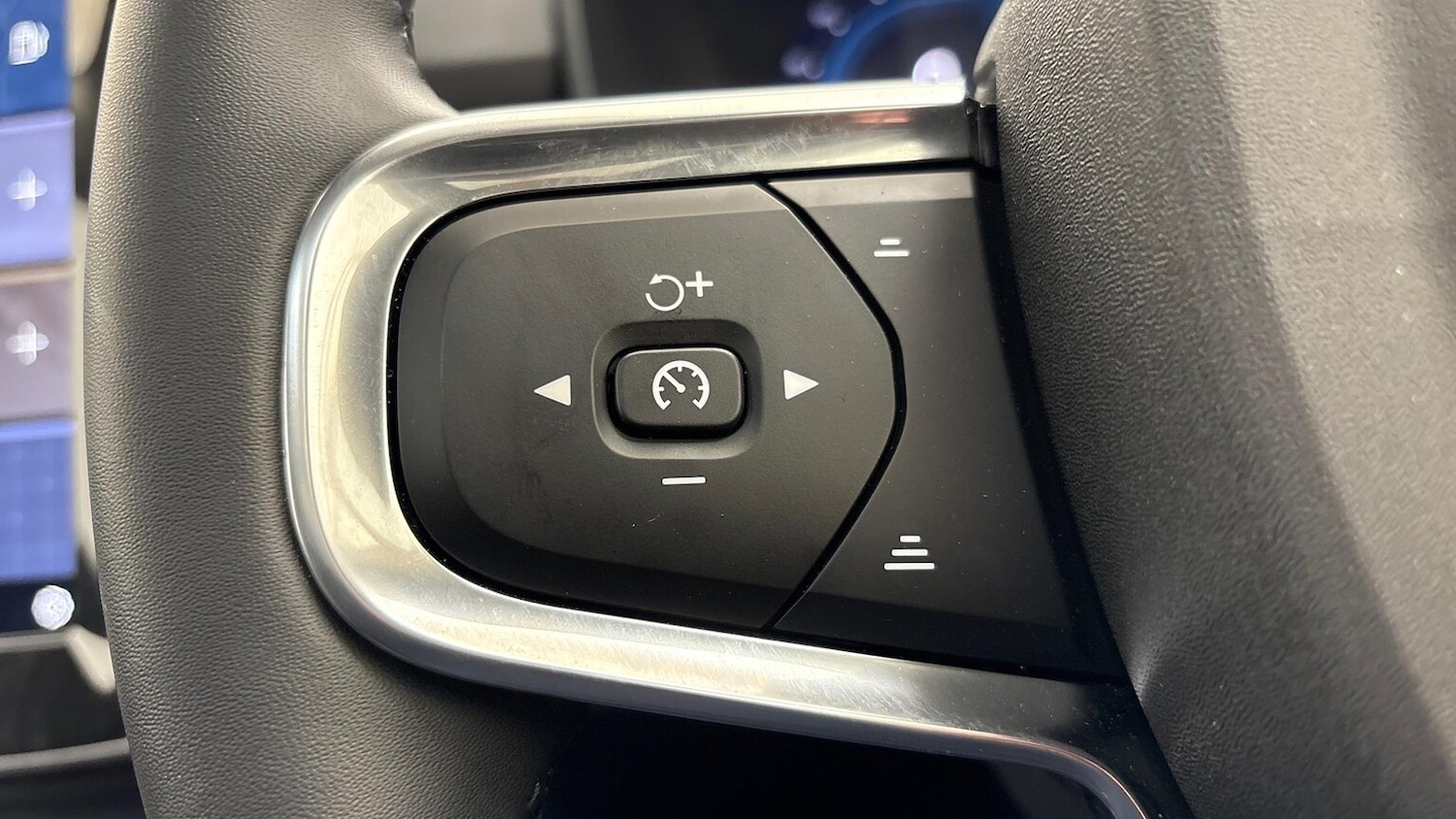 Used Volvo XC40 2025 for sale - 76450605: Photo 31