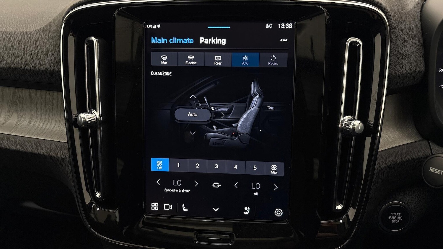 Used Volvo XC40 2025 for sale - 76450605: Photo 38