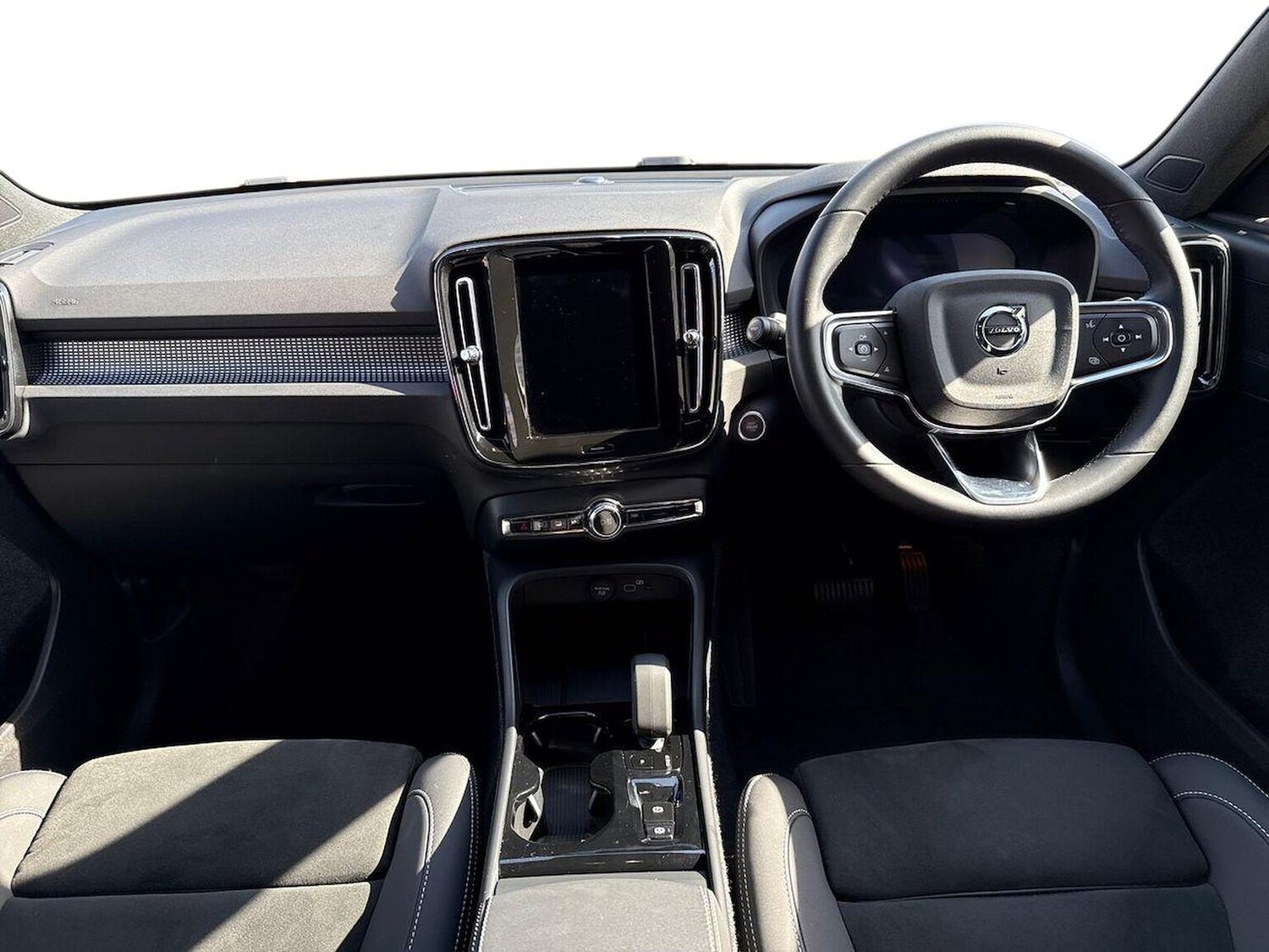 Used Volvo XC40 2025 for sale - 78194208: Photo 10