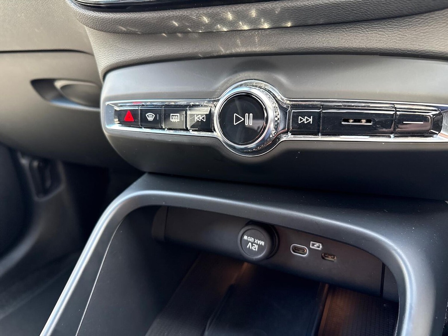 Used Volvo XC40 2025 for sale - 78194208: Photo 14