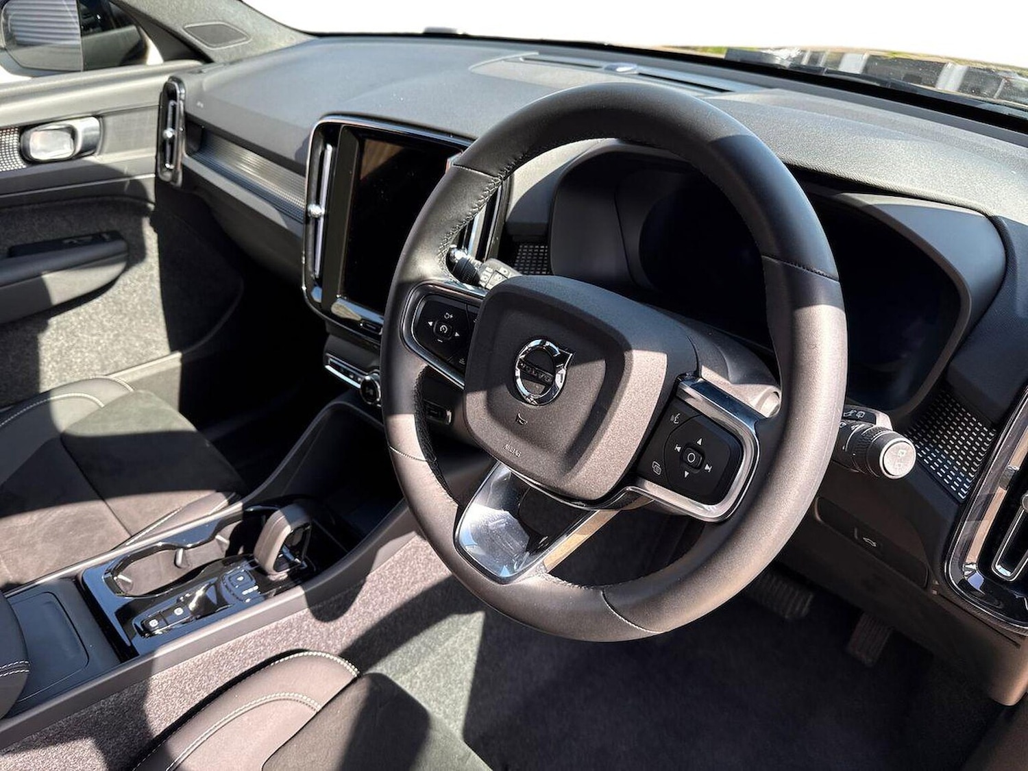 Used Volvo XC40 2025 for sale - 78194208: Photo 17