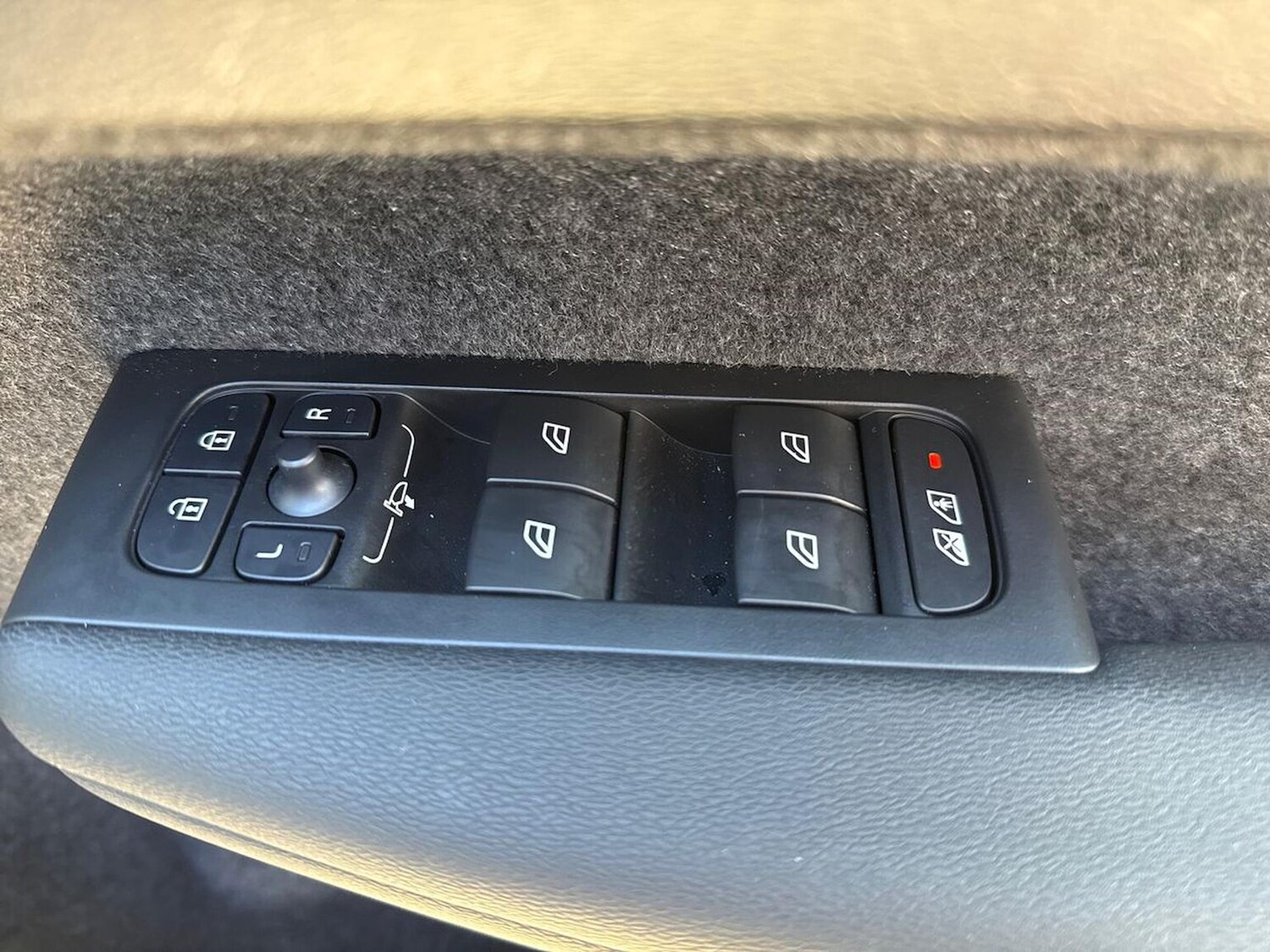 Used Volvo XC40 2025 for sale - 78194208: Photo 23